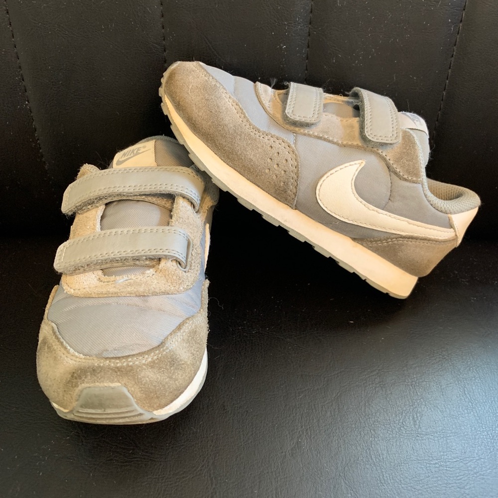 Nike toddler boys tennis shoes size 10
